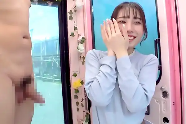 【マジックミラー号】赤面しつつデカチンに興味津々！女子大生にノーハンドフェラさせてセックスする Post155