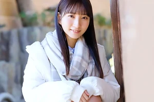 18歳美少女とおじさんが密室で交わる！ピストンされながらダブルピースで喘ぐ 皆川らん