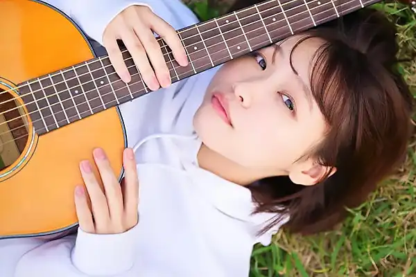 処女喪失したいシンガーソングライターがAVデビュー！激しいオナニーで喘ぎ狂う 花鳥斗架