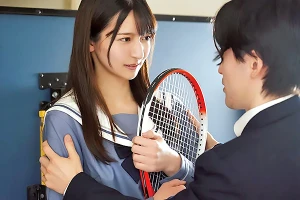 清純から大胆へ変わる1年。AVデビュー12作品を収録した初ベスト さくらわかな