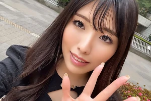 しおり 童貞が大好物のドスケベビッチな素人妻。パンツ越しにまんこを刺激され大洪水