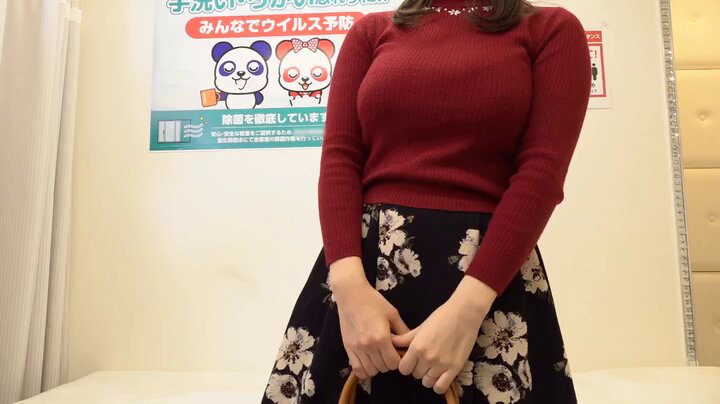 一般男女モニタリングAV 数年ぶりに再会した憧れの保健の先生と教え子の童貞男子大学生がラブホテルで1発10万円の連続射精筆おろし！！中学時代に揉みたかった大きなおっぱいに触れ暴発寸前のフル勃起チ○ポ！戸惑いつつも精子も想いも優しく受け止めてくれた先生オマ○コ…