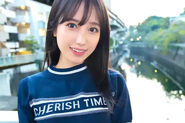 自宅に突然現れた完璧美人！顔面騎乗からクンニ責めが始まる 小湊よつ葉