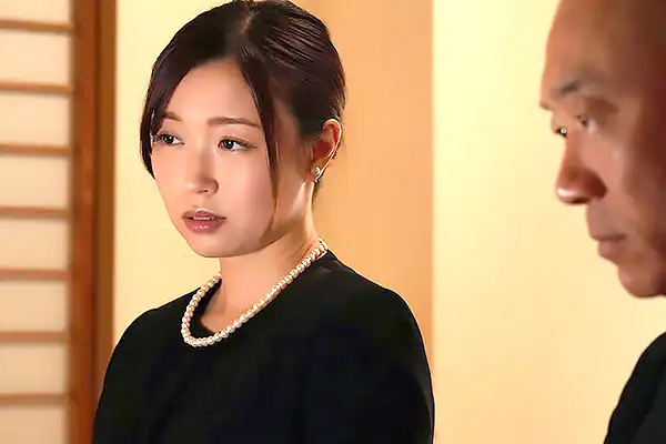 夫を失った哀しみの中で…熟女が義父の前で乳首を自ら愛撫する！ 流川はる香 Post155