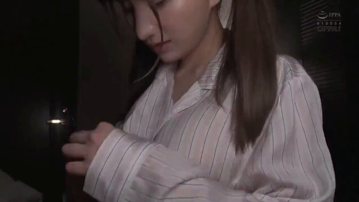 兄の挑発を真に受けた巨乳妹が中出しに気づかず爆走杭打ちピストン 楪カレン Post