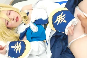 卒業直後のアイドルと秘密のコスプレ撮影会！手マンされ切ない声を漏らす