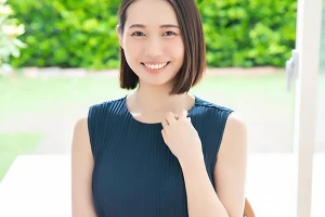 三池小春 三十路熟女の京都妻がAVデビュー！敏感乳首を責められながら激ピス立ちバック