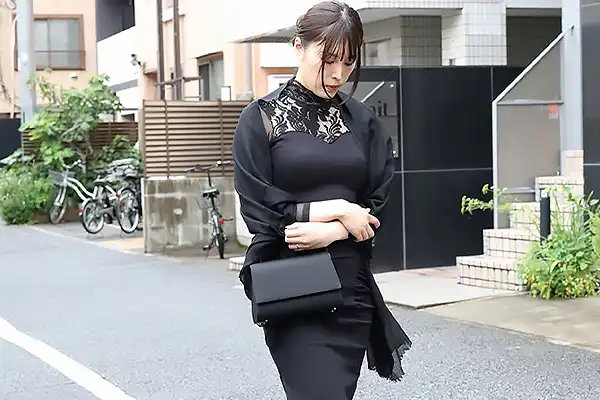 桂木春香 夫の罪を償うため被害者の性奴隷と化す人妻。他人棒をぶち込まれNTRピストン