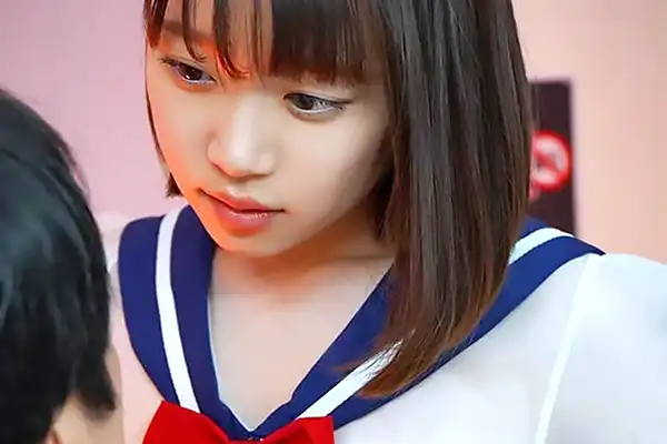 制服リフレ嬢が本性を解放！騎乗位で超高速グラインドを繰り返す 架乃ゆら