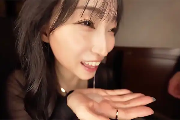 新小岩裏通りで見つけたエグい痴女。激しいバキュームフェラで精子を搾り取られる