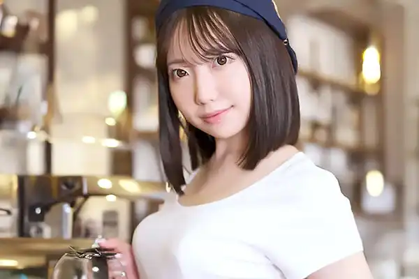 童顔のカフェ店員がAVデビュー！柔らかそうな美乳を揺らして正常位で乱れる 原陽菜乃