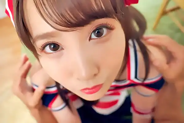 人生に疲れた男を癒してくれるチアコス美少女！密着しながら美乳を揉みまくる 枢木あおい