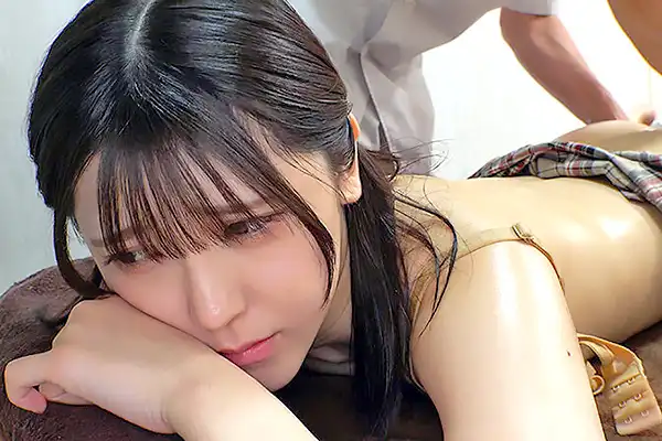 媚薬と乳首責めで美少女の理性が崩壊！正常位で絶叫しながらアクメを何度も繰り返す 皆瀬あかり