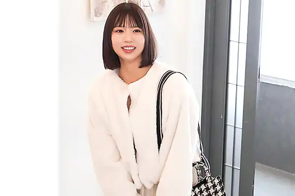AV復活を遂げた敏感美少女！6時間プレイの幕開けはクンニ責めから始まる 兒玉七海