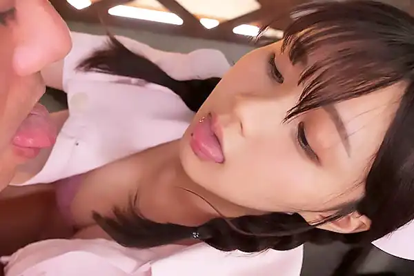 美少女ナースがとろとろの唾液を絡めてベロチュー！同時におじさん肉棒を手コキして搾精 泉ももか Post155