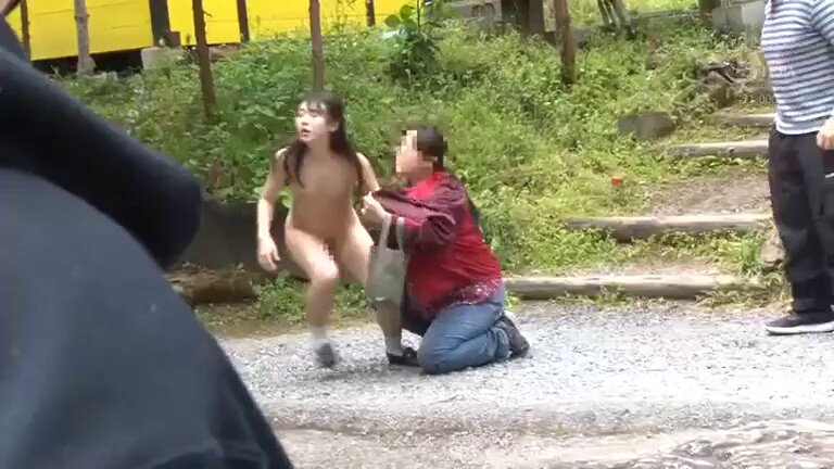 クスリを飲まされ女体炎上!人目も気にせず全裸オナニーでイキ漏らす野外アクメ女 Post