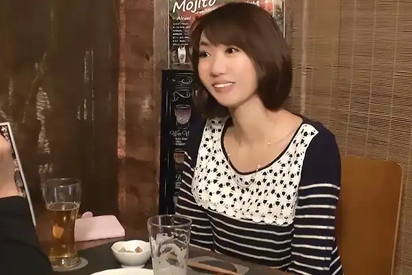 水原かずえ スレンダーな四十路人妻を相席居酒屋でナンパ！自宅に連れ込んで貧乳ちっぱいを舐めまわす