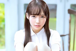 楠木あず アイドル級に激カワなスレンダー美少女がAVデビュー！3Pでキツマンの最奥まで巨根を挿入