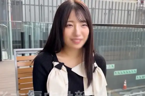 25歳のカフェ定員をホテルに連れ込む。清楚なルックスでGカップ揺らしながら潮吹きH