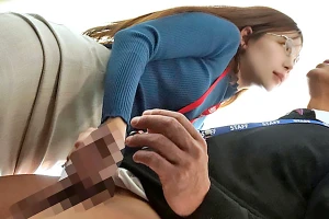 真面目と評判の司書が…裏では男を手コキで責める淫らな顔！ 明里つむぎ