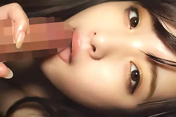 夫に秘密でフェラご奉仕開始！アイドル顔の人妻が他人棒を吸い尽くす