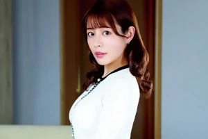 凛とした女医が快楽に崩れる！下着に仕込まれたバイブで悶絶 都月るいさ