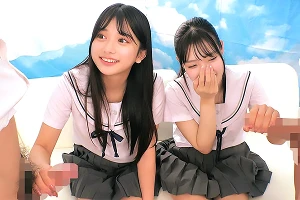 修学旅行中の美少女JKペアをナンパ！エッチな雰囲気に流されてデカチンを手コキする