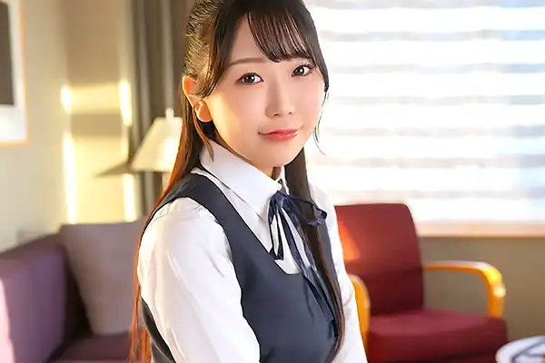 久和原せいら 真面目だけどエッチ大好きな制服美少女をハメ撮り。大声で喘ぎながら騎乗位で腰を振る