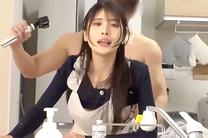 元読者モデルの美人妻が夫の前で犯される。キッチンでの激しい立ちバックでNTR絶頂
