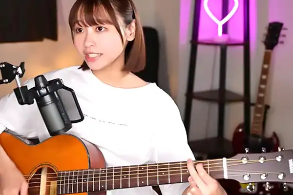 処女を捨てられない現役ライバーがAVデビュー！カメラの前でオナニーに没頭 花鳥斗架