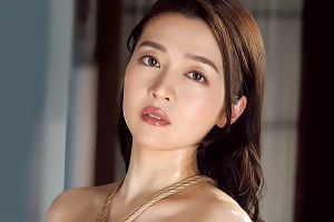 人妻が夫の取引相手の性処理ペット堕ち。デカマラを一心不乱に舐めまわす 藤かんな