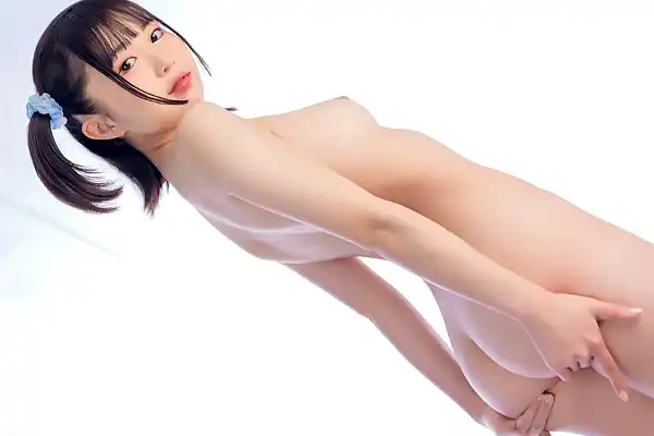 ヒロインみたいな童顔アイドルがAV初登場！カメラの前でドキドキの生着替え 斎藤かさね Post155
