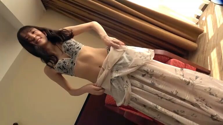 麗し百貨店員の淫乱なる姿態！高飛車な女かと思いきや従順なるドМで、執拗なイラマに涙を浮かばせながらも恍惚な表情を浮かべて悦ぶ。 【初撮り】ネットでAV応募→AV体験撮影 2487 Post