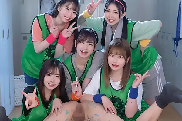 【VR】女子バスケ部5人による集団性的いじめ！男子マネージャーを全裸に剥いて輪姦・中出し・イジメ倒す鬼畜凌辱