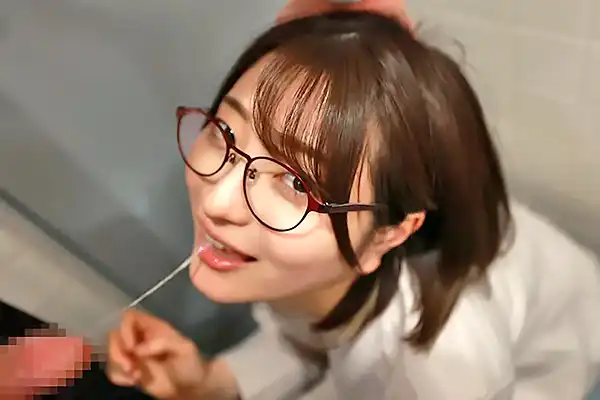 クールな後輩の裏にある甘えた一面。誰にも知られない距離感 中城葵