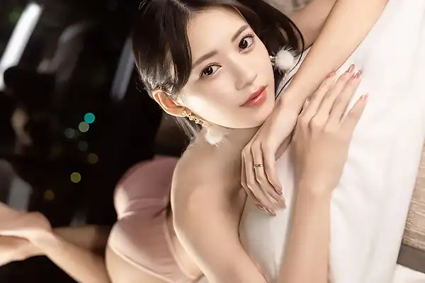 部下の若妻と禁断中出し小旅行！清楚可愛い清楚妻が理性崩壊で「中に…出して…」懇願、きゅっと締め付け膣内に大量注ぎ込み妊娠勢い生ハメ 八掛うみ