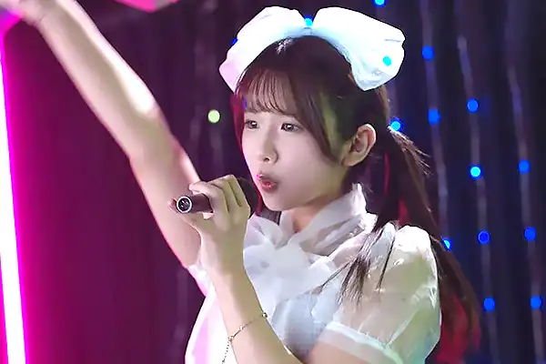偉いおじさんの性接待で磨いたフェラテク！AVデビューした元アイドルが舐め尽くす 橘いおり