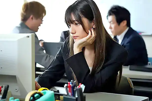 媚薬を開発してる製薬会に潜入した美人捜査官–正体がバレて拘束されてしまう 宮下玲奈