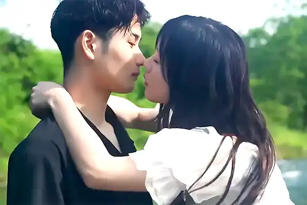 思い出の場所で10年前にした結婚の約束を叶える–美少女が幼馴染に不意打ちでキスする 神木彩
