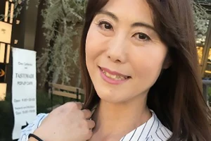 あづさ セックスレスで欲求不満な五十路熟女妻とハメ撮り。正常位で不貞ザーメン中出し