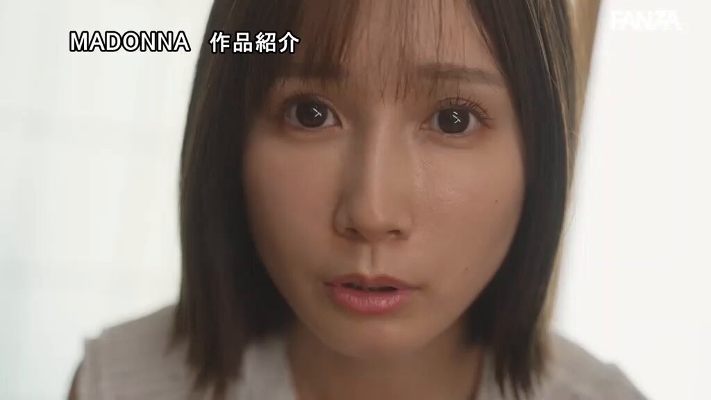 汗ほとばしる人妻の圧倒的な腰振りで、僕は一度も腰を動かさずに中出ししてしまった。 小島みなみ Post