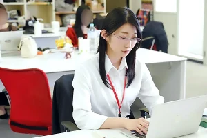 仕事のデキる役員秘書がAVデビュー！騎乗位で切ない喘ぎ声を漏らし乱れる 守屋よしの