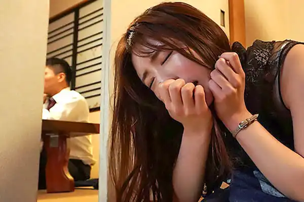 理性が崩れた美人OL！恋人の気配に怯えながら他人棒をフェラする 河北彩伽 Post155