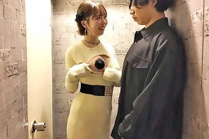 AVにカムバックした巨乳痴女！トイレで男を誘惑して中出しセックス 小栗操