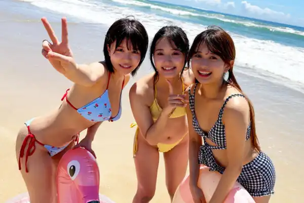 可愛い女子グループの飲み物に偽薬混入でおっさんチンコに釘づけ