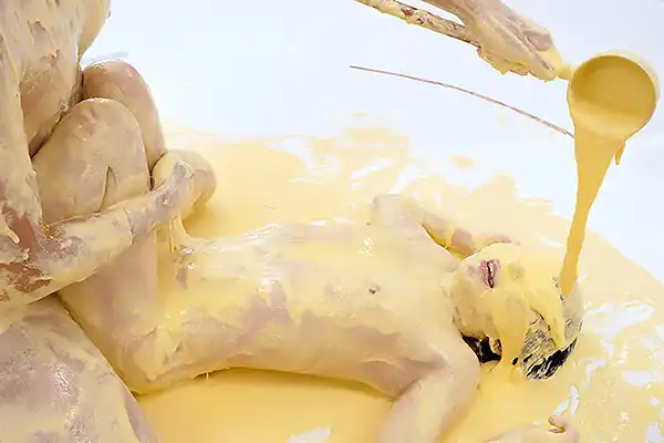 全身ドロドロの美人シェフ。ソースまみれで乱れるピストン快楽！ 菊池はる Post155
