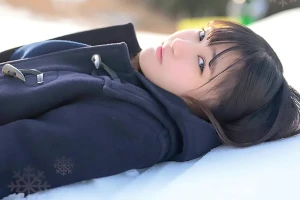 春から浪人生のスレンダー美少女がAVデビュー！激しい手マン責めで濡れる 桜庭菜乃花