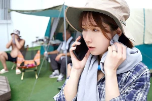 夫不在の町内キャンプで美人妻が暴走！テントの中で他人棒をフェラご奉仕 小島みなみ