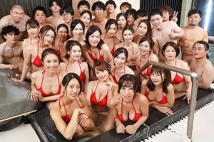 熟女人妻たちが温泉バスツアーでハメを外す！大乱交セックスで喘ぎ声が響き渡る