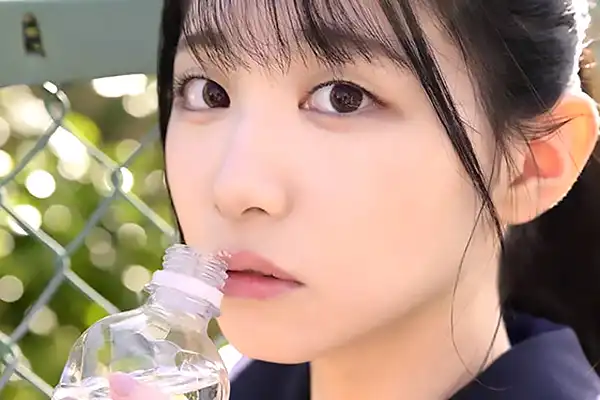 清楚美少女のじゅぽフェラがやばい！AVデビュー作から舐めテク全開 白百合みなみ
